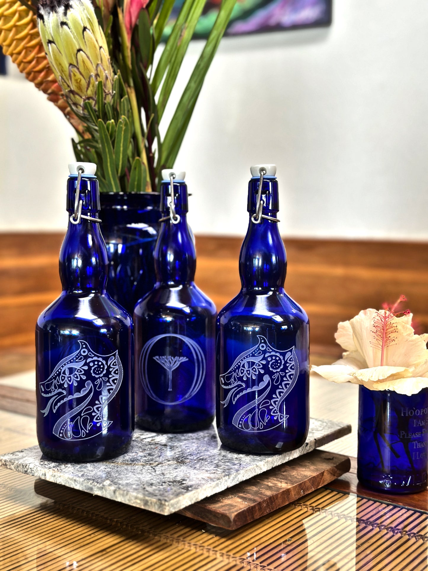 BLUE GLASS WATER BOTTLE WITH KAKAO DRAGON