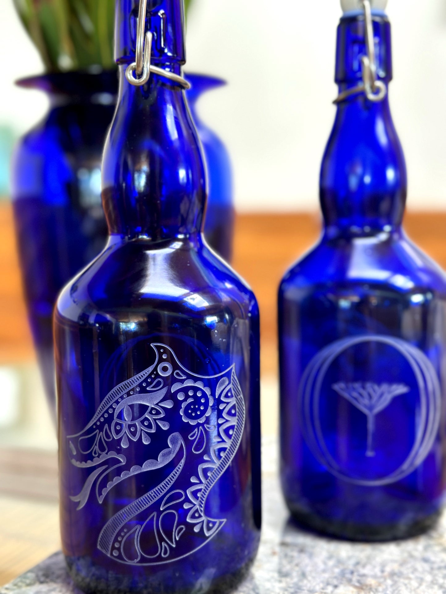 BLUE GLASS WATER BOTTLE WITH KAKAO DRAGON